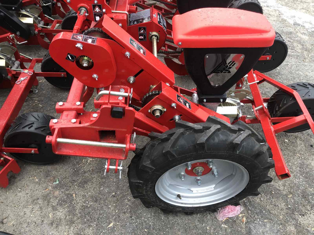 Сівалка пневматична точного висіву УПС-4-02, 16 Сівалка пневматична точного висіву УПС-4-02, 16