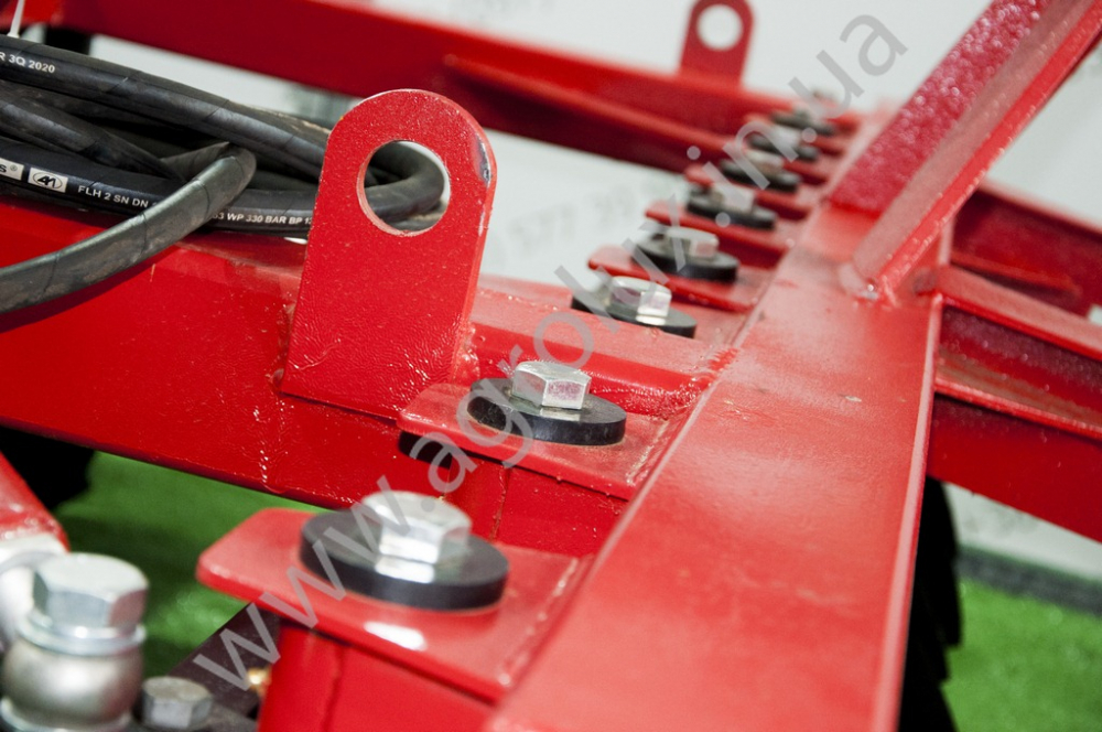 ��������� �������� ��������� 2.4 ���� �������