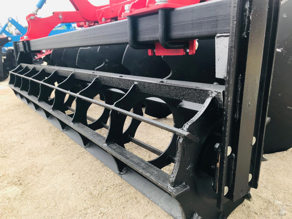 Лущильник дисковий навісний ЛДВН-2.4 Лущильник дисковий навісний ЛДВН-2.4