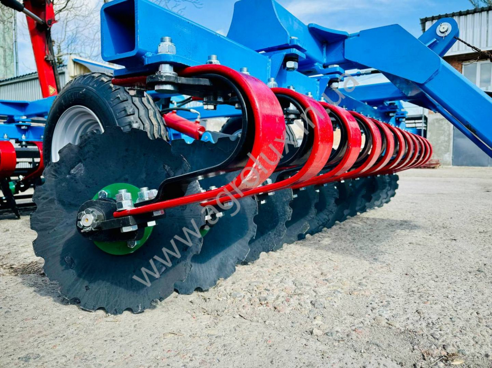 Лущильник дисковий причіпний ЛДСП-2.4 ( 470 мм диск) Лущильник дисковий причіпний ЛДСП-2.4 ( 470 мм диск)