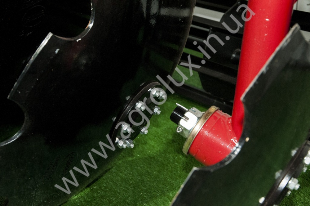 Борона дискова навісна АГ 2.4 (гайка, підшипник 7508 / 7607) Борона дискова навісна АГ 2.4 (гайка, підшипник 7508 / 7607)