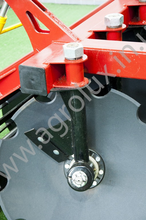 Борона дискова навісна АГ 2.4-20 (гайка) Борона дискова навісна АГ 2.4-20 (гайка)