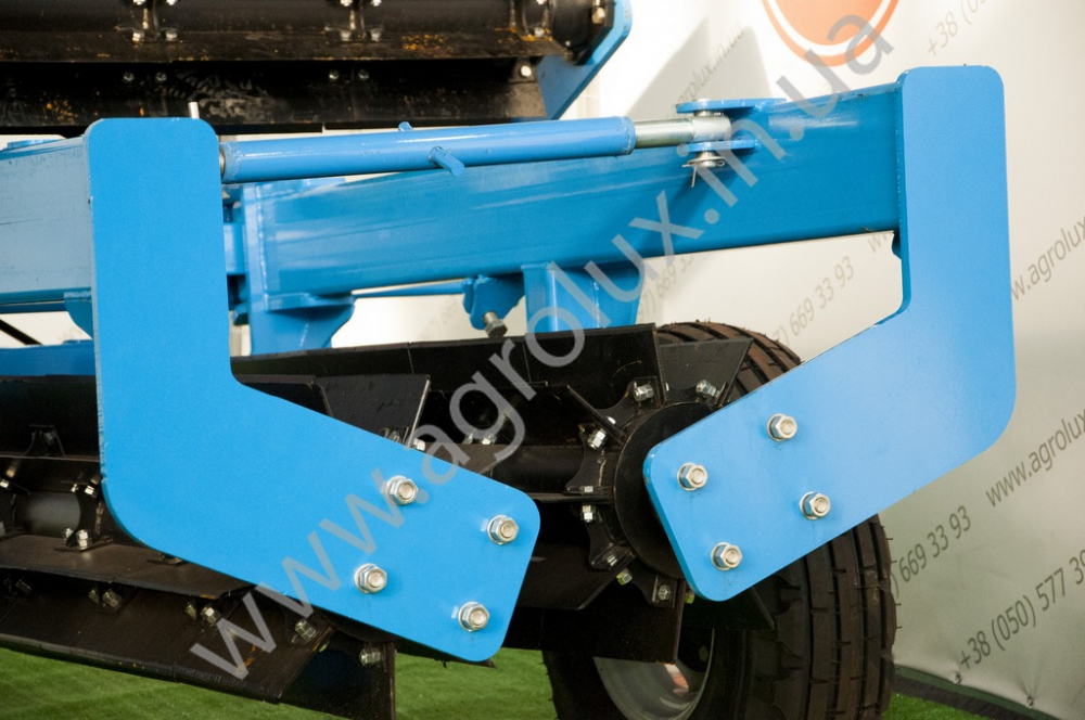 Коток-подрібнювач водоналивний рублячий КІП-6м. Коток-подрібнювач водоналивний рублячий КІП-6м.