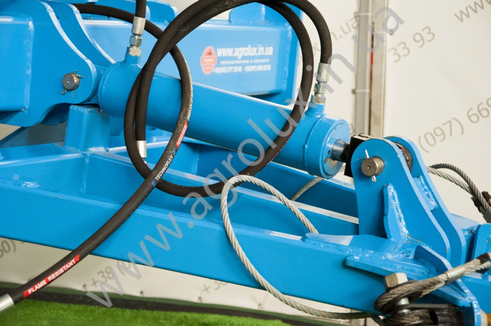 Коток-подрібнювач водоналивний рублячий КІП-6м. Коток-подрібнювач водоналивний рублячий КІП-6м.