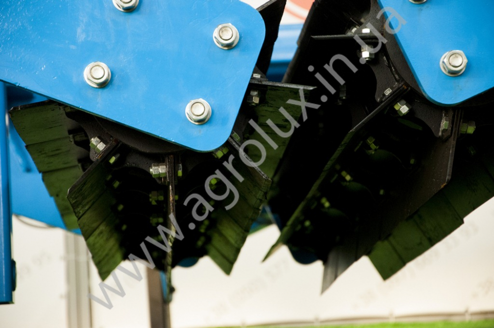 Коток-подрібнювач водоналивний рублячий КІП-6м. Коток-подрібнювач водоналивний рублячий КІП-6м.