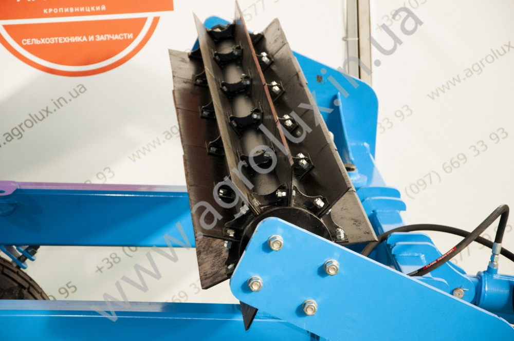 Коток-подрібнювач водоналивний рублячий КІП-6м. Коток-подрібнювач водоналивний рублячий КІП-6м.