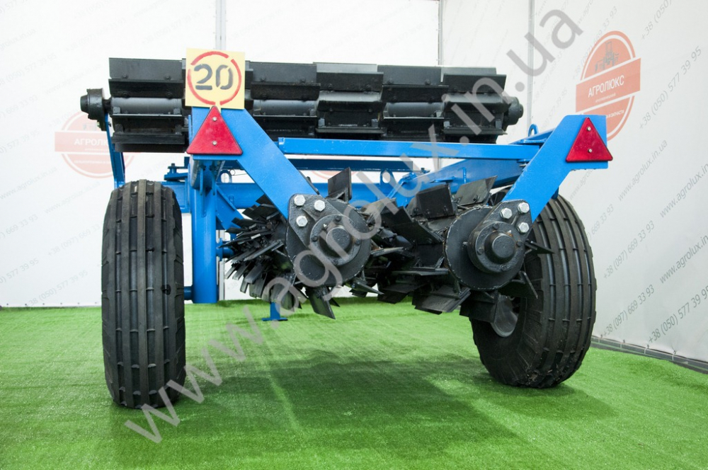 Коток-подрібнювач водоналивний КЗК-6 шахматний порядок (синій), 6 м. Коток-подрібнювач водоналивний КЗК-6 шахматний порядок (синій), 6 м.