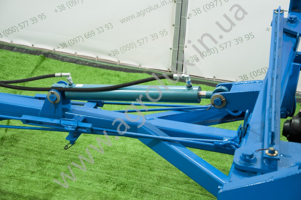 Коток-подрібнювач водоналивний КЗК-6 шахматний порядок (синій), 6 м. Коток-подрібнювач водоналивний КЗК-6 шахматний порядок (синій), 6 м.