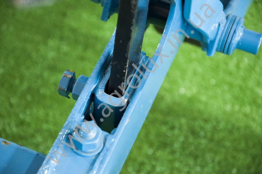 КМН-5.6 Культиватор міжрядний КМН-5.6 Культиватор міжрядний