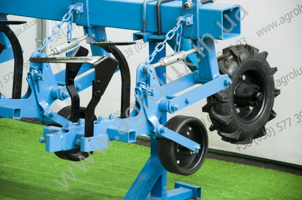 КМН-5.6 Культиватор міжрядний КМН-5.6 Культиватор міжрядний