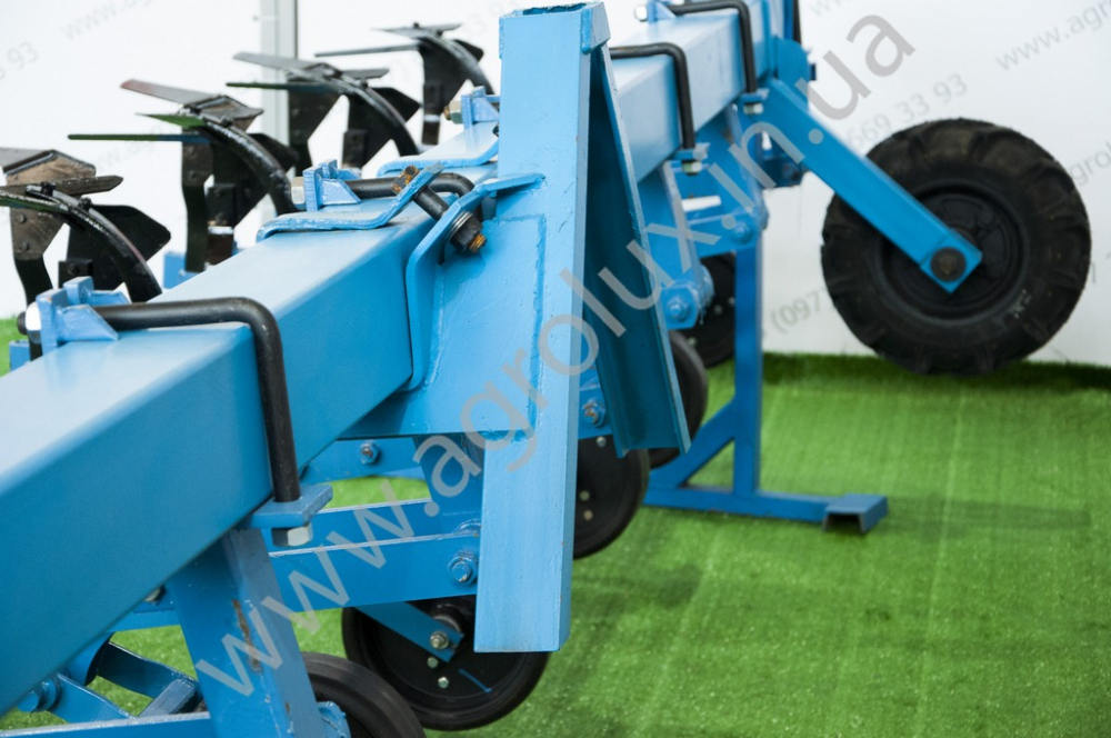 КМН-5.6 Культиватор міжрядний КМН-5.6 Культиватор міжрядний