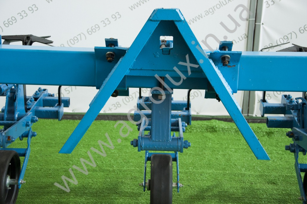 КМН-5.6 Культиватор міжрядний КМН-5.6 Культиватор міжрядний