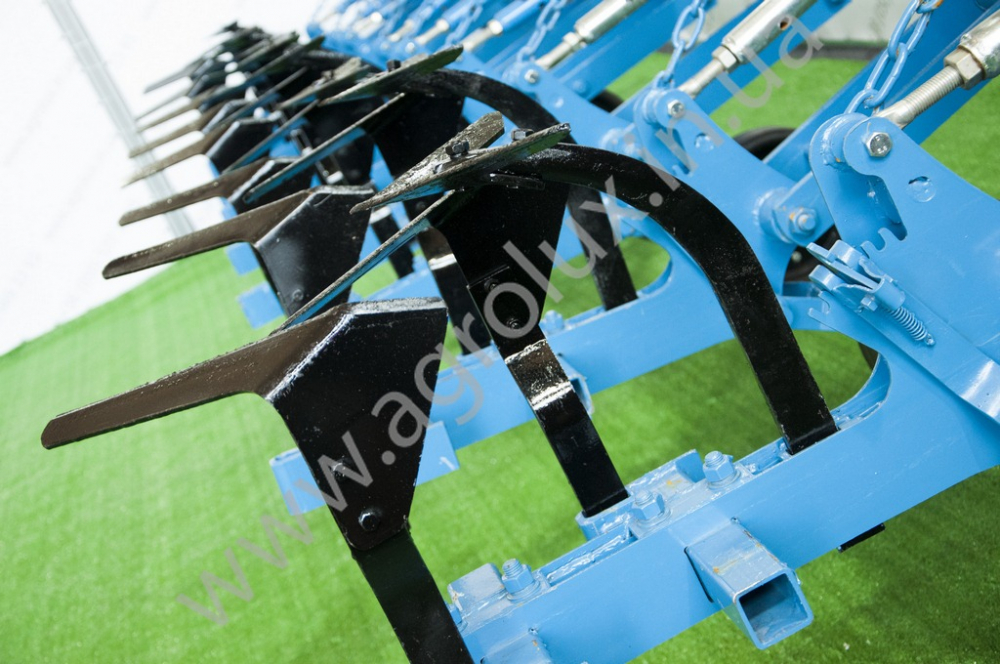 КМН-5.6 Культиватор міжрядний КМН-5.6 Культиватор міжрядний