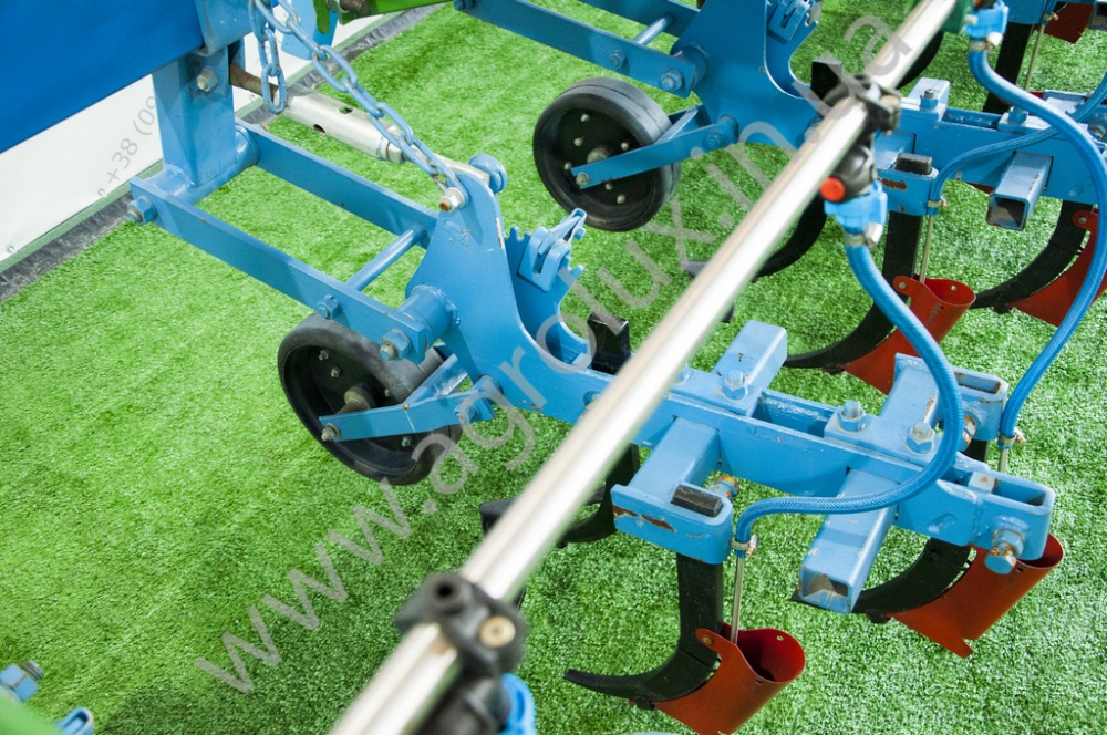 КРН-4.2 Культиватор міжрядний з системою КАС КРН-4.2 Культиватор міжрядний з системою КАС