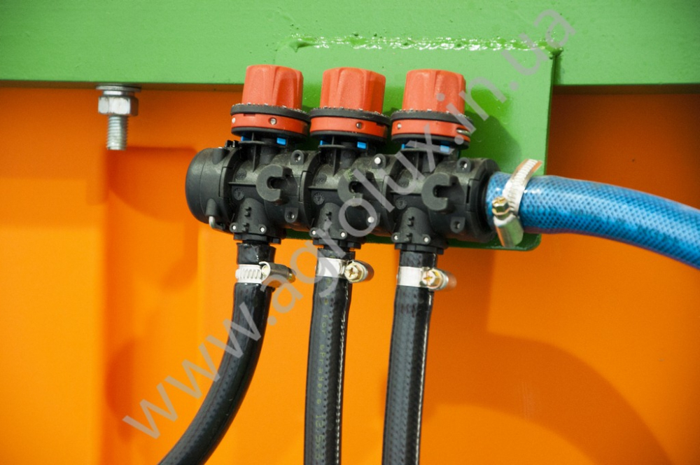 КМН-5.6 Культиватор міжрядний з системою КАС КМН-5.6 Культиватор міжрядний з системою КАС