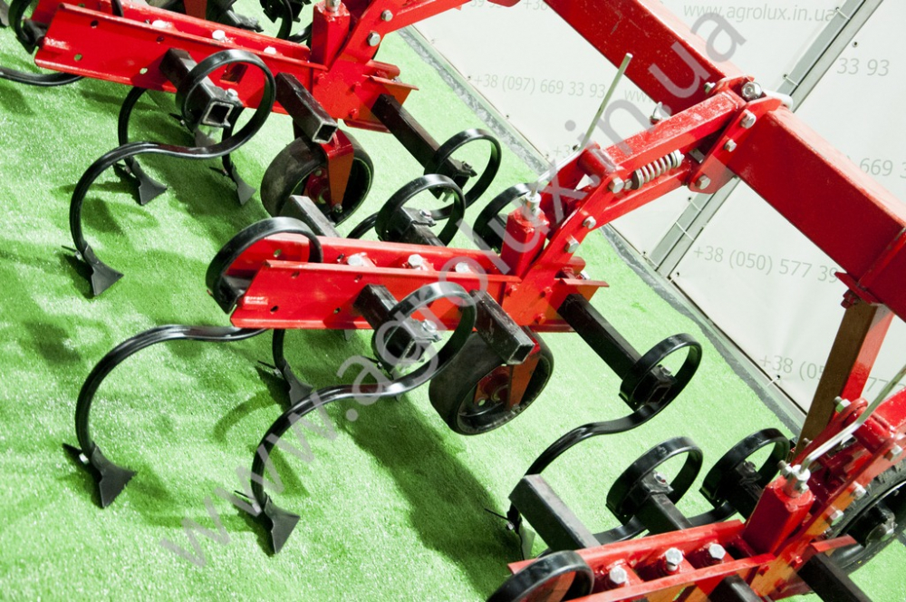 Культиватор КРН-S-5.6 із пружинною стійкою S-подібна Bellota Культиватор КРН-S-5.6 із пружинною стійкою S-подібна Bellota