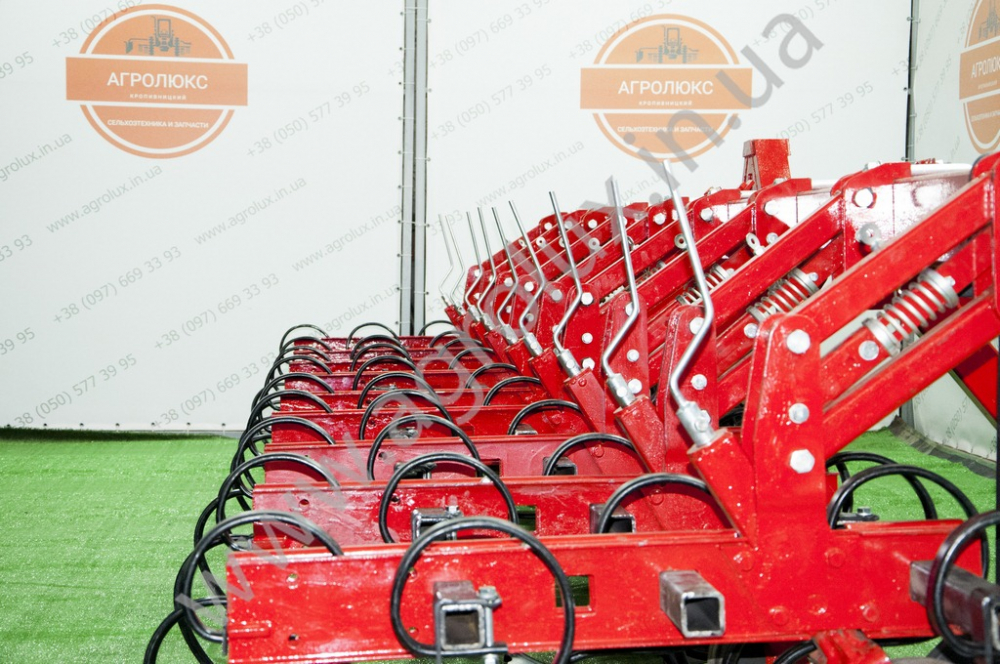 Культиватор КРН-S-5.6 із пружинною стійкою S-подібна Bellota Культиватор КРН-S-5.6 із пружинною стійкою S-подібна Bellota