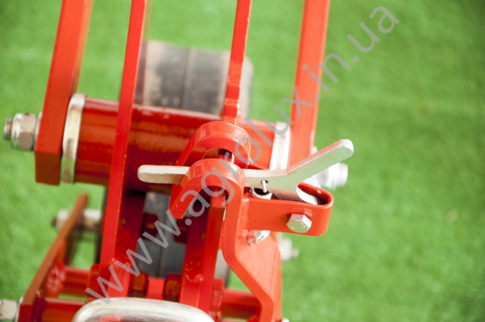 КРН-5.6 Культиватор міжрядний (8 РЯДКОВИЙ) КРН-5.6 Культиватор міжрядний (8 РЯДКОВИЙ)