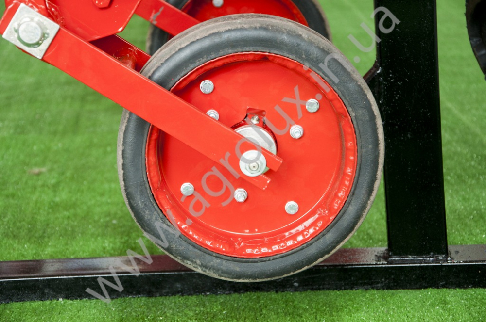 КРН-5.6 Культиватор міжрядний (8 РЯДКОВИЙ) КРН-5.6 Культиватор міжрядний (8 РЯДКОВИЙ)