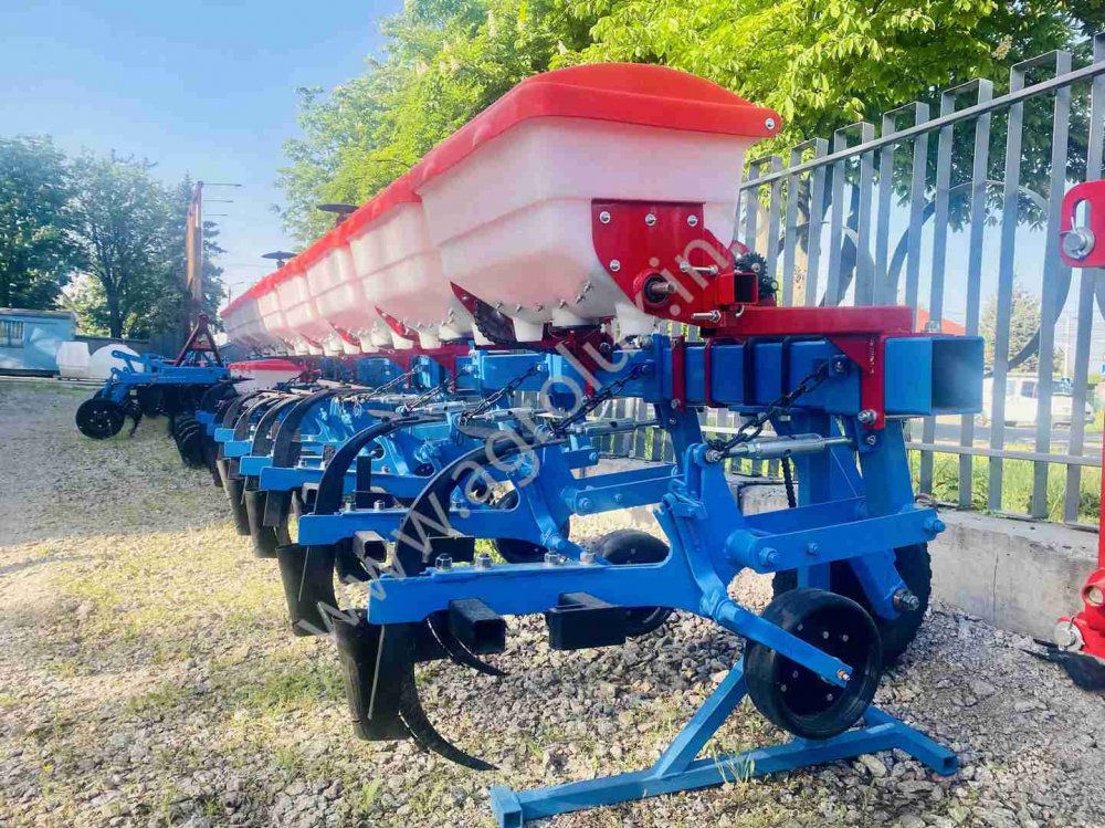 Культиватор просапний КРН -2,8 - 01 (4 РЯДКОВИЙ) Культиватор просапний КРН -2,8 - 01 (4 РЯДКОВИЙ)