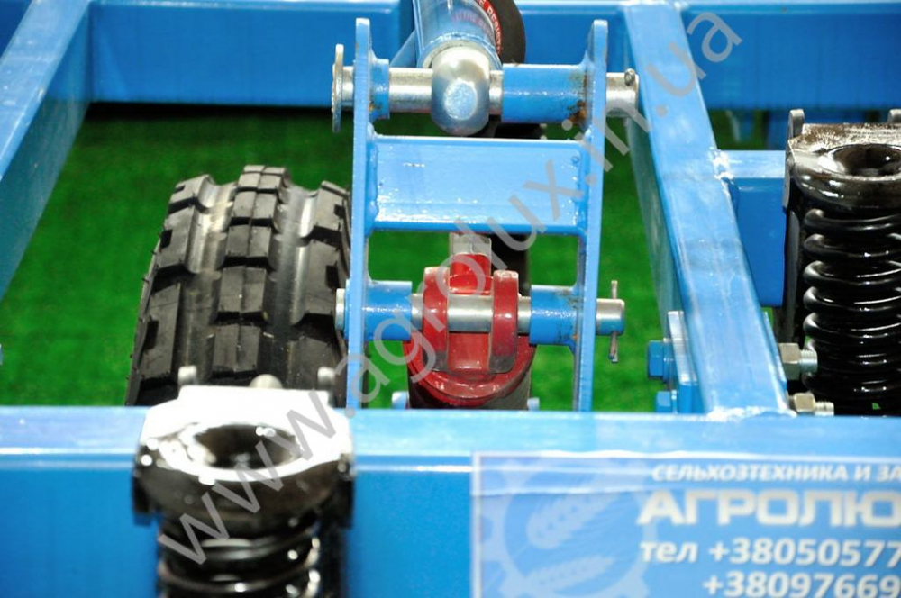 Культиватор грунтообробний широкозахватний КГШ 4.0 Культиватор грунтообробний широкозахватний КГШ 4.0