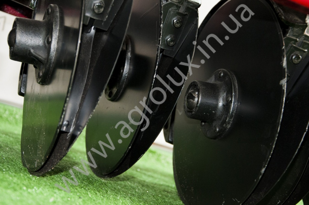 Зернова Сівалка МІНІ СЗ 3.0 - 20 (20 рядна) Зернова Сівалка МІНІ СЗ 3.0 - 20 (20 рядна)