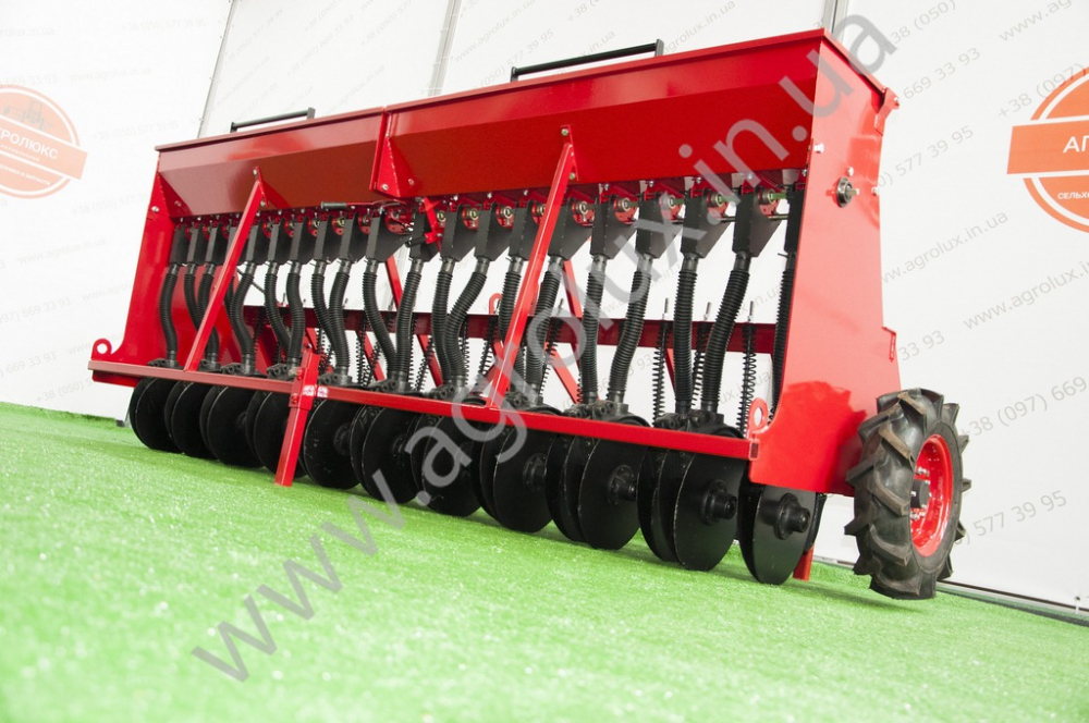 Зернова Сівалка МІНІ СЗ 3.0 - 20 (20 рядна) Зернова Сівалка МІНІ СЗ 3.0 - 20 (20 рядна)
