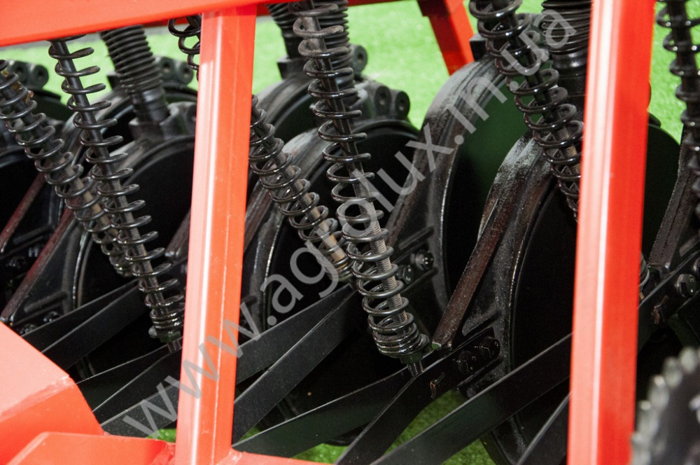 Зернова Сівалка МІНІ СЗ 1.95 - 13 (13 рядна) Зернова Сівалка МІНІ СЗ 1.95 - 13 (13 рядна)