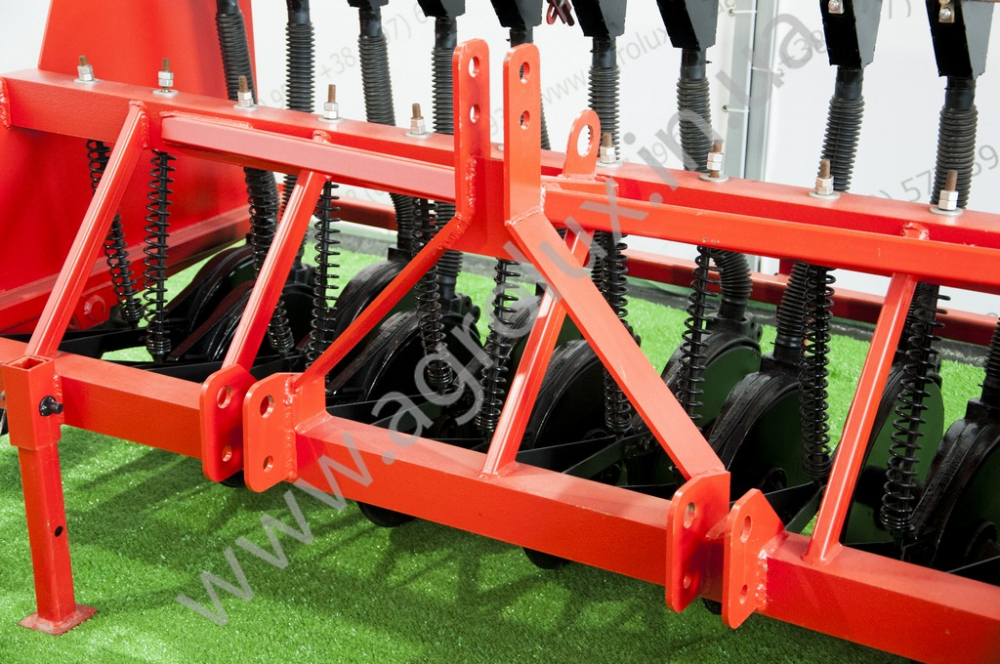 Зернова Сівалка МІНІ СЗ 2.1 - 14 (14 рядна) Зернова Сівалка МІНІ СЗ 2.1 - 14 (14 рядна)