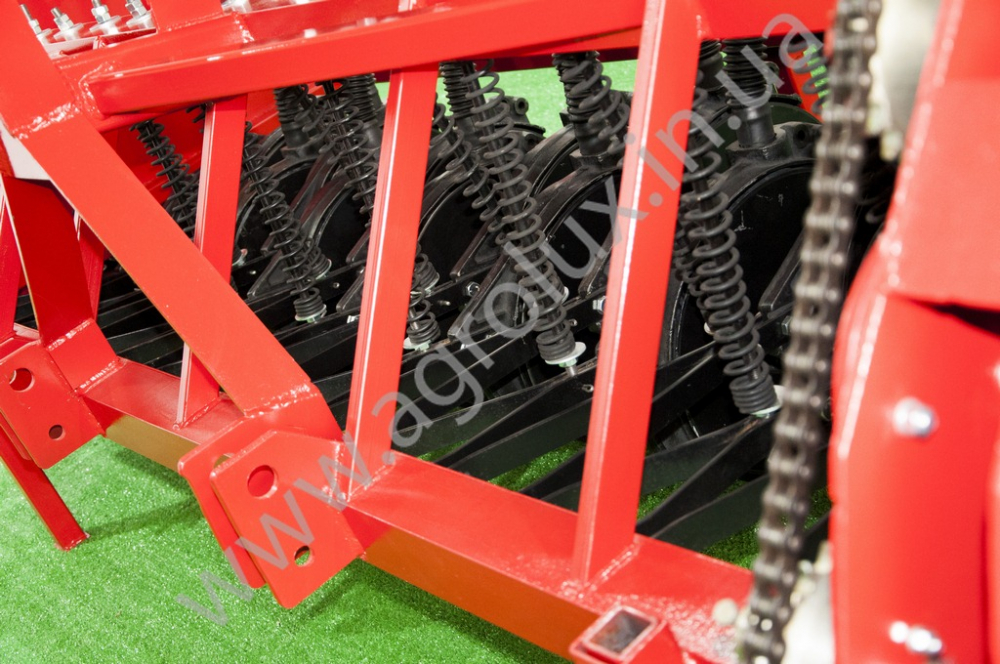 Зернова Сівалка МІНІ СЗ 2.55 - 17 (17 рядна) Зернова Сівалка МІНІ СЗ 2.55 - 17 (17 рядна)