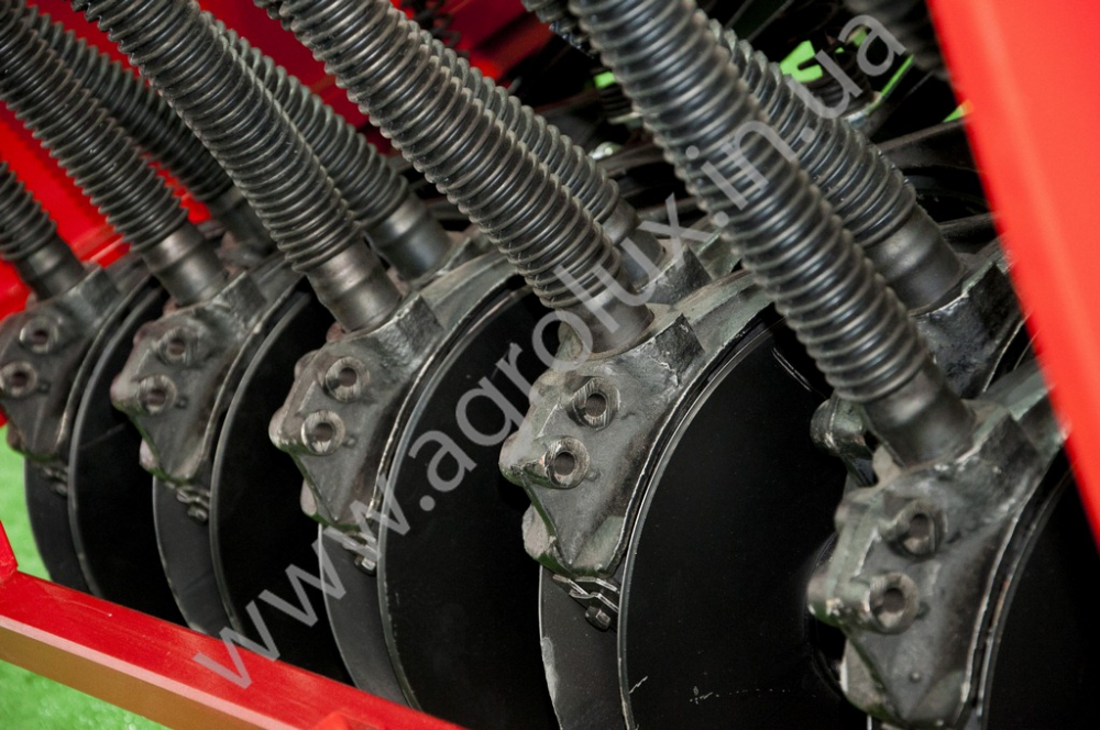 Зернова Сівалка МІНІ СЗ 2.4 - 16 (16 рядна) Зернова Сівалка МІНІ СЗ 2.4 - 16 (16 рядна)