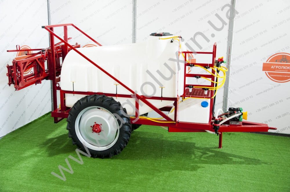 Оприскувач причіпний Polmark-2500 зі штангою 18 м. Оприскувач причіпний Polmark-2500 зі штангою 18 м.