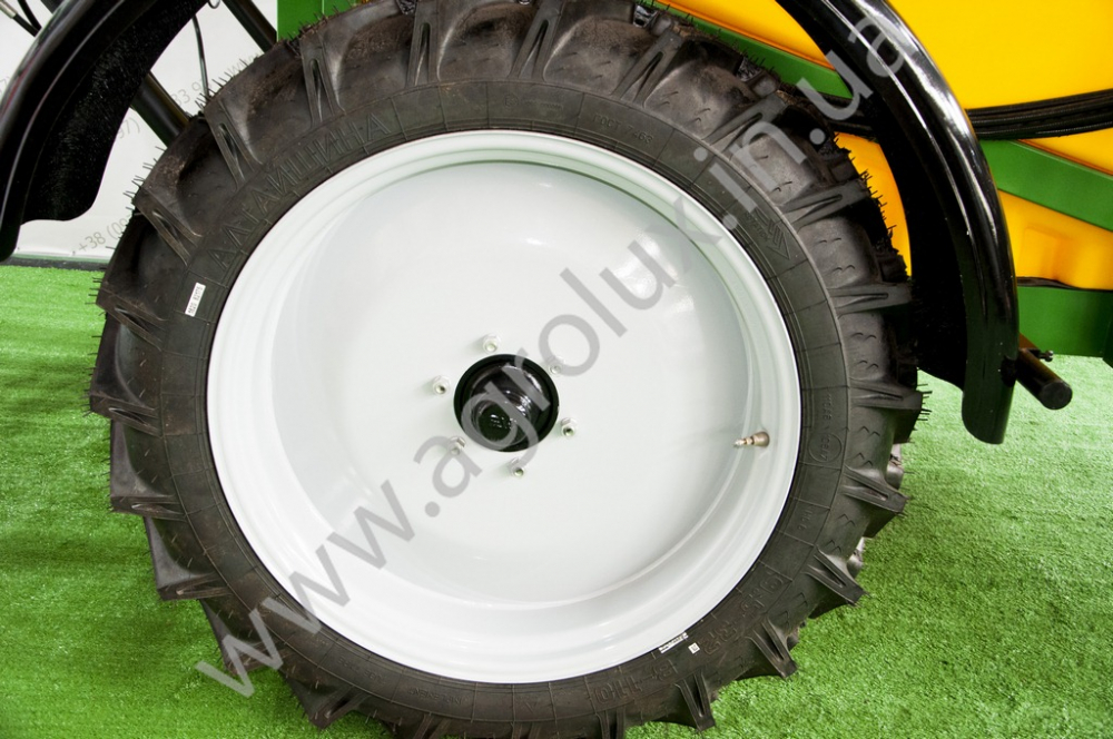 Оприскувач причіпний Вектор-2000 зі штангою 21 м. 1х форсунка Оприскувач причіпний Вектор-2000 зі штангою 21 м. 1х форсунка