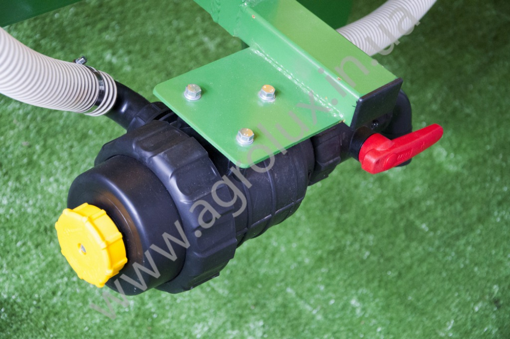 Оприскувач причіпний Вектор-2000 зі штангою 21 м. 1х форсунка Оприскувач причіпний Вектор-2000 зі штангою 21 м. 1х форсунка