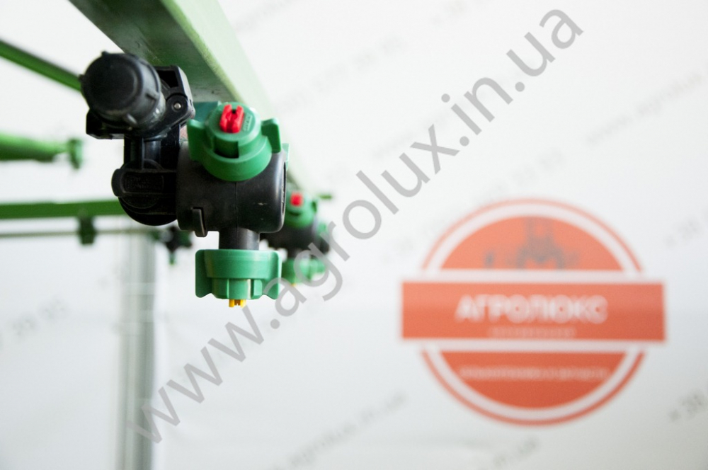 Оприскувач причіпний Вектор-3000 зі штангою 21 м., 3х форсунка Оприскувач причіпний Вектор-3000 зі штангою 21 м., 3х форсунка