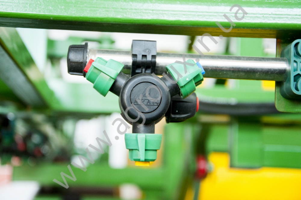 Оприскувач причіпний Вектор-3000 зі штангою 21 м., 3х форсунка Оприскувач причіпний Вектор-3000 зі штангою 21 м., 3х форсунка