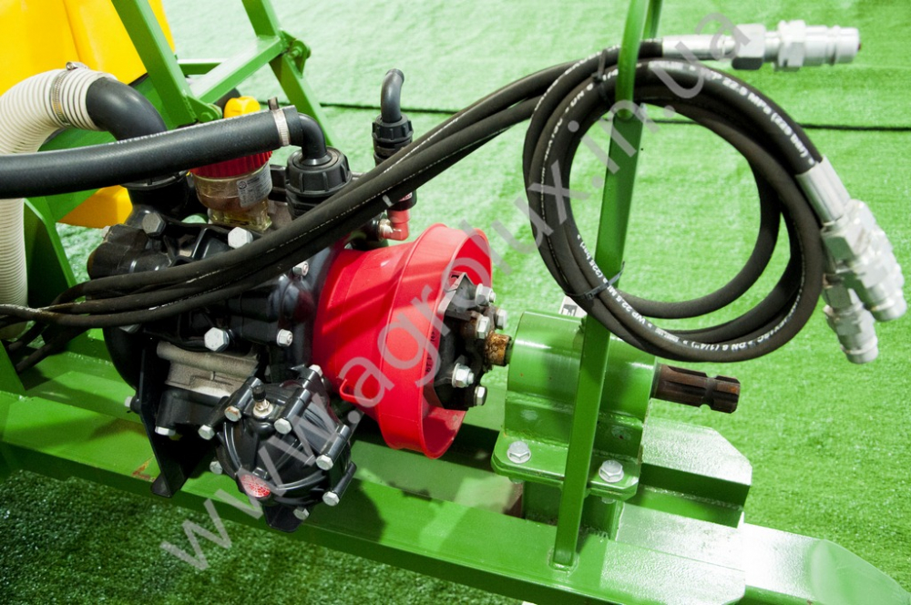 Оприскувач причіпний Вектор-3000 зі штангою 21 м., 3х форсунка Оприскувач причіпний Вектор-3000 зі штангою 21 м., 3х форсунка