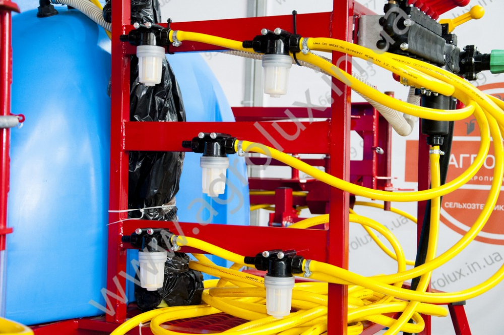 Оприскувач причіпний Polmark-2000 зі штангою 18 м., гідравлічна штанга Оприскувач причіпний Polmark-2000 зі штангою 18 м., гідравлічна штанга