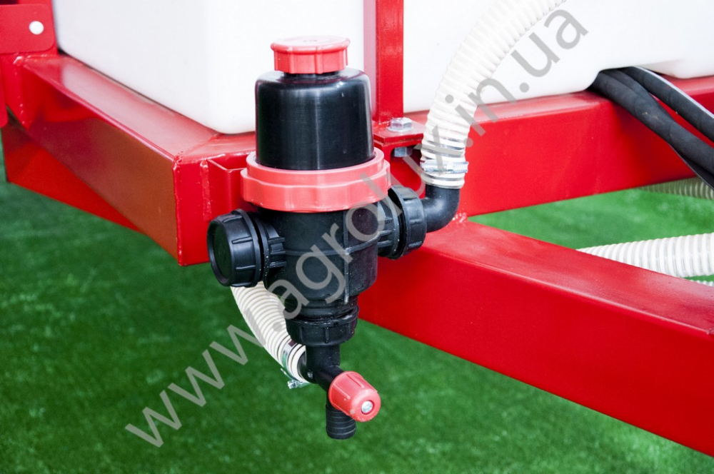 Оприскувач причіпний Polmark-2000 зі штангою 18 м., гідравлічна штанга Оприскувач причіпний Polmark-2000 зі штангою 18 м., гідравлічна штанга