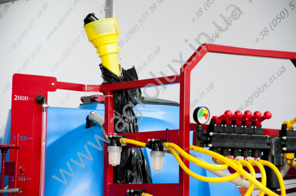 Оприскувач причіпний Polmark-2000 зі штангою 18 м., гідравлічна штанга Оприскувач причіпний Polmark-2000 зі штангою 18 м., гідравлічна штанга