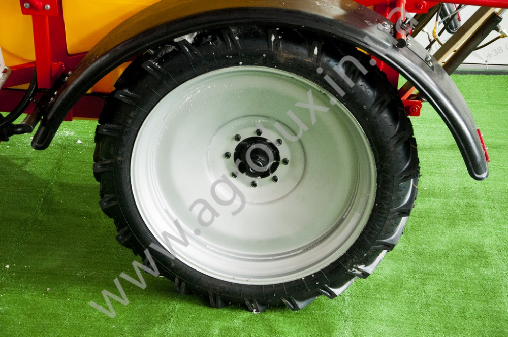 Оприскувач причіпний Оп 3000 зі штангою 22 м., 3х форсунка Міксер QUADRA 35, POLMAC Оприскувач причіпний Оп 3000 зі штангою 22 м., 3х форсунка Міксер QUADRA 35, POLMAC