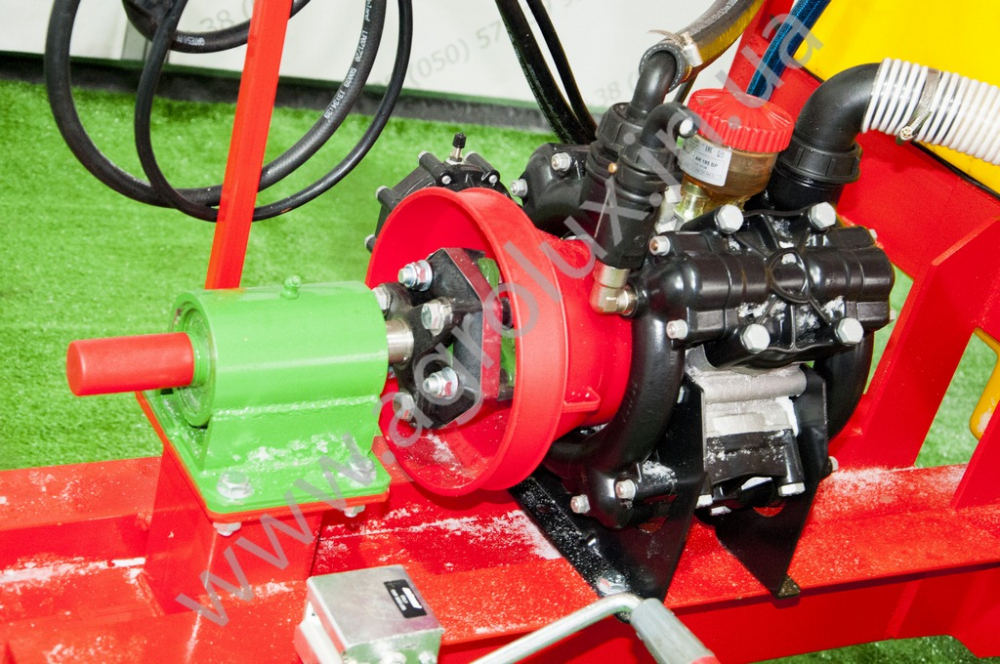 Оприскувач причіпний Оп 3000 зі штангою 22 м., 3х форсунка Міксер QUADRA 35, POLMAC Оприскувач причіпний Оп 3000 зі штангою 22 м., 3х форсунка Міксер QUADRA 35, POLMAC