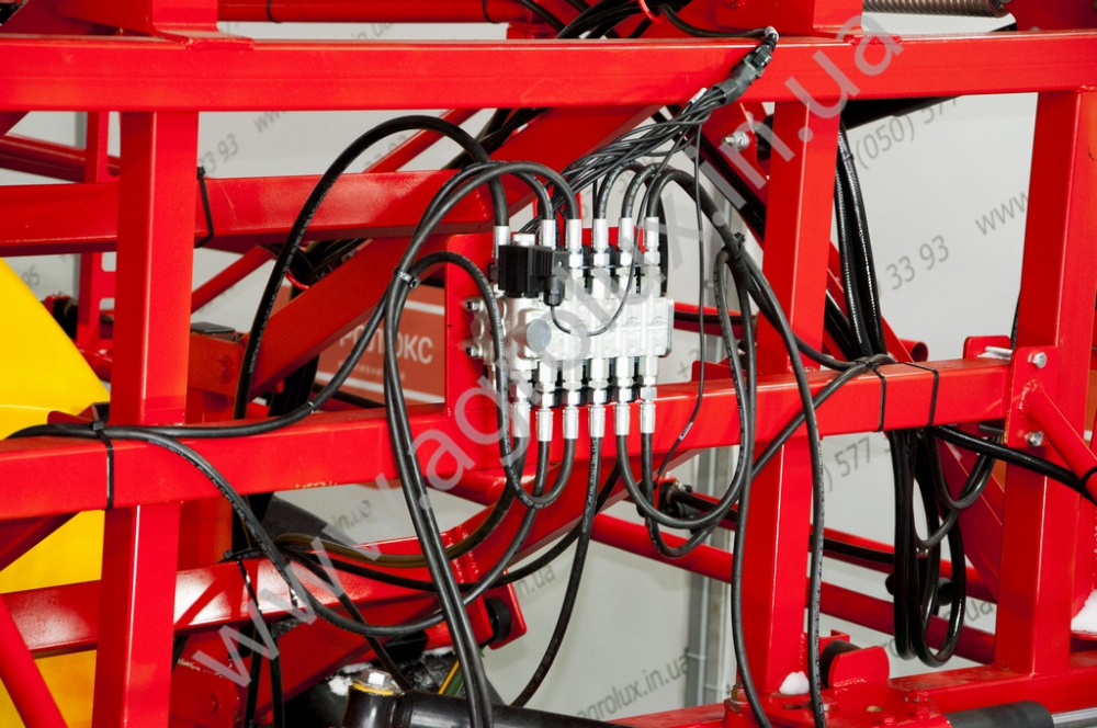 Оприскувач причіпний Оп 3000 зі штангою 22 м., 3х форсунка Міксер QUADRA 35, POLMAC Оприскувач причіпний Оп 3000 зі штангою 22 м., 3х форсунка Міксер QUADRA 35, POLMAC