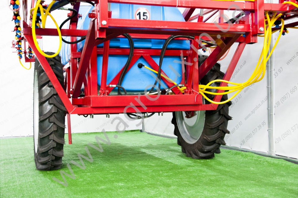 Оприскувач причіпний Polmark-2500 зі штангою 18 м., гідравлічна штанга Оприскувач причіпний Polmark-2500 зі штангою 18 м., гідравлічна штанга