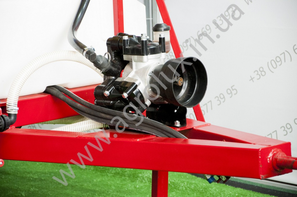 Оприскувач причіпний Polmark-2500 зі штангою 18 м., гідравлічна штанга Оприскувач причіпний Polmark-2500 зі штангою 18 м., гідравлічна штанга