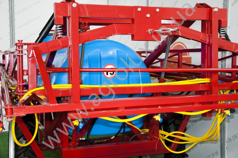 Оприскувач причіпний Polmark-2500 зі штангою 18 м., гідравлічна штанга Оприскувач причіпний Polmark-2500 зі штангою 18 м., гідравлічна штанга