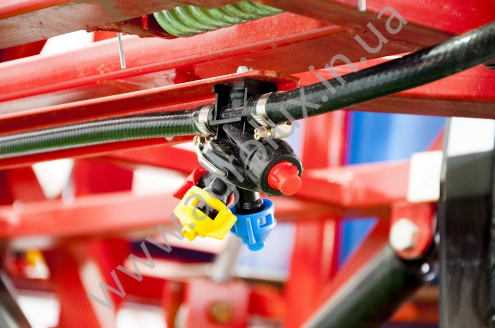 Оприскувач причіпний Polmark-2000 зі штангою 18 м.21 м (Механічна, підйом гідравліка) Оприскувач причіпний Polmark-2000 зі штангою 18 м.21 м (Механічна, підйом гідравліка)