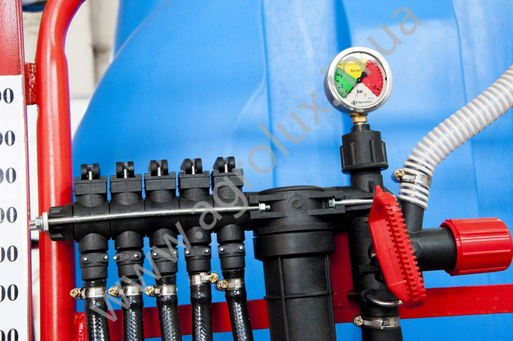 Оприскувач причіпний Polmark-2000 зі штангою 18 м.21 м (Механічна, підйом гідравліка) Оприскувач причіпний Polmark-2000 зі штангою 18 м.21 м (Механічна, підйом гідравліка)