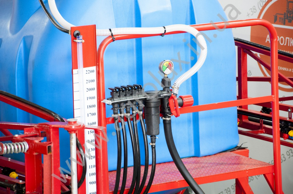 Оприскувач причіпний Polmark-2500 зі штангою 18 м. (Механічна, підйом гідравліка) Оприскувач причіпний Polmark-2500 зі штангою 18 м. (Механічна, підйом гідравліка)