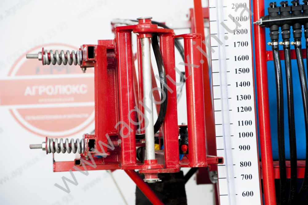 Оприскувач причіпний Polmark-2500 зі штангою 18 м. (Механічна, підйом гідравліка) Оприскувач причіпний Polmark-2500 зі штангою 18 м. (Механічна, підйом гідравліка)